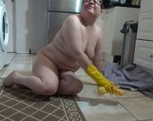 house maid cleaning with no underwear